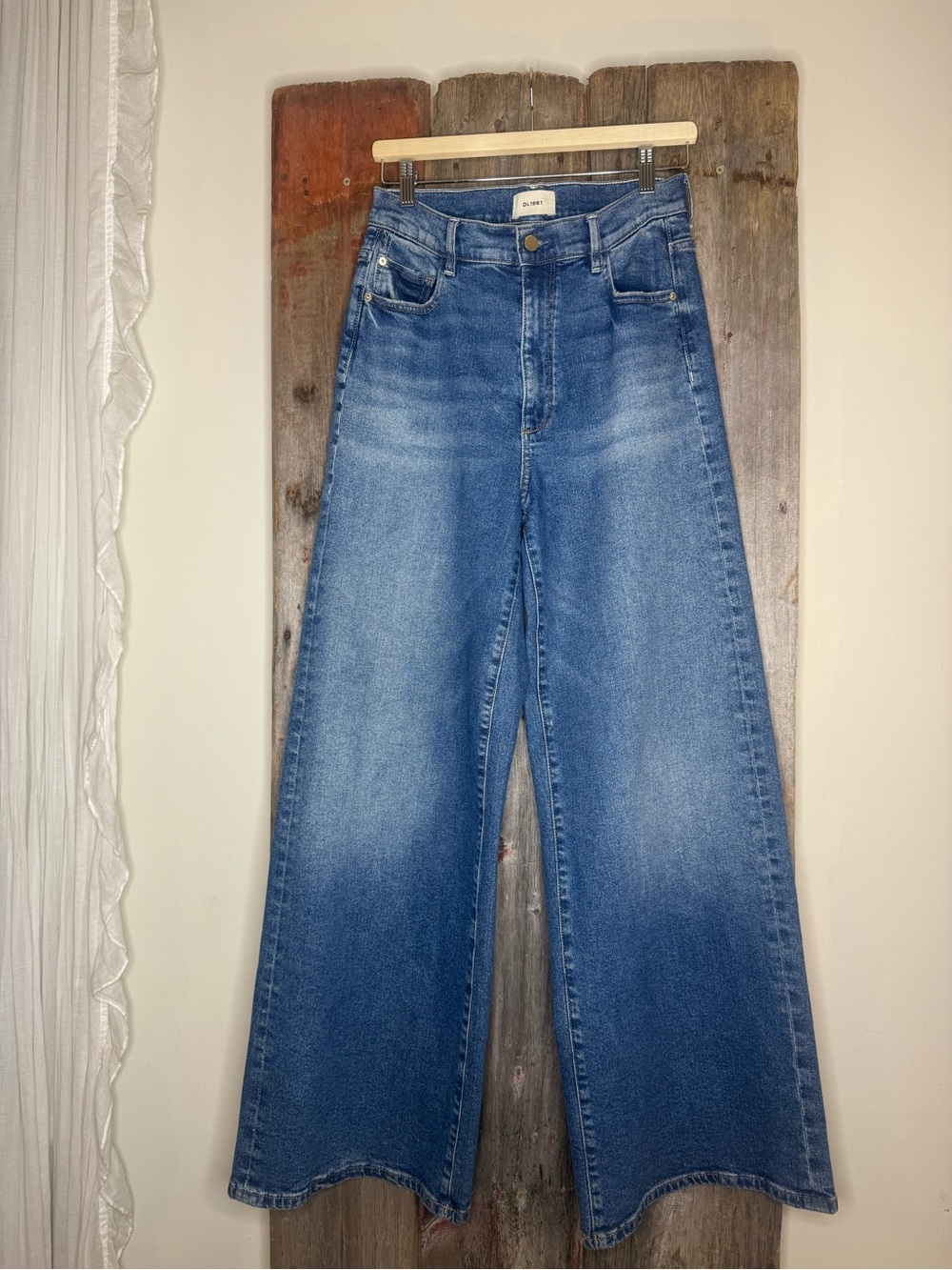 DL1961 Hepburn Wide-Leg High-Rise Jeans in West Lake 32” Inseam Size 29 - Picture 3 of 13